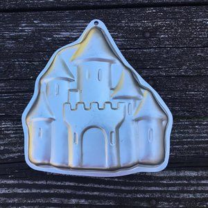 1998 Wilton Cake Pan - Enchanted Castle 2105-2031